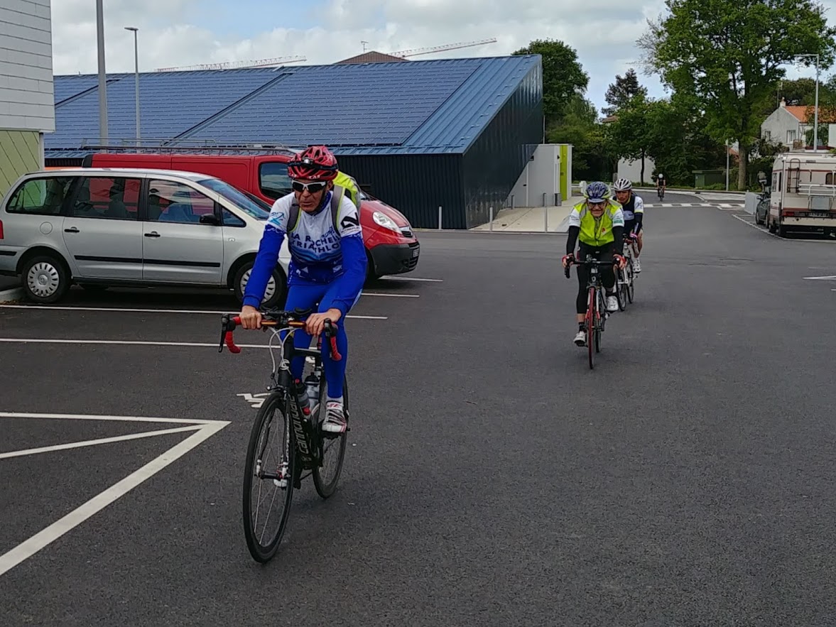 6 - Arrivée de 3 autres cyclos à 17h00