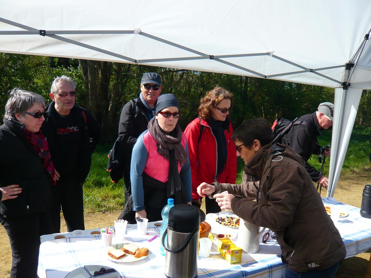 Ravito l'Angouinière - l'acceuil des marcheurs_20160417_50